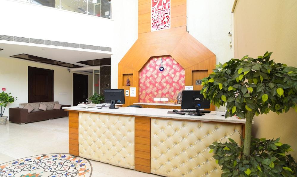 Treebo Q-Cent Reception