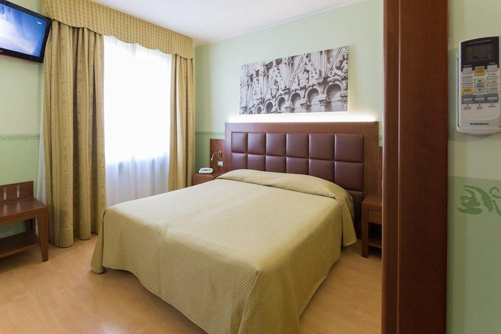 Hotel Terminus & Plaza Room