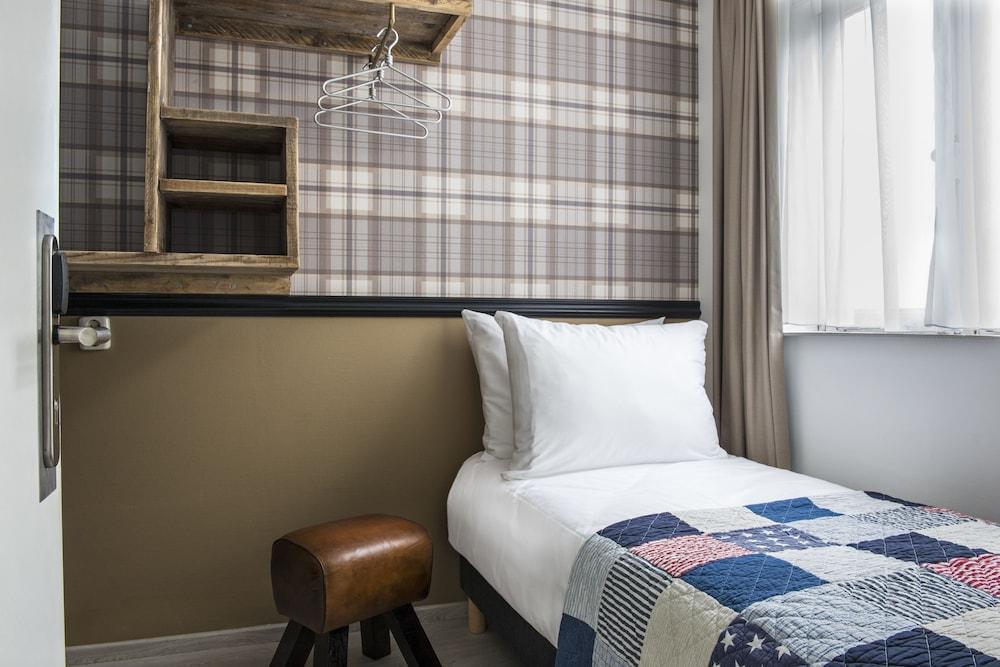 Max Brown Hotel Canal District, part of Sircle Collection Room
