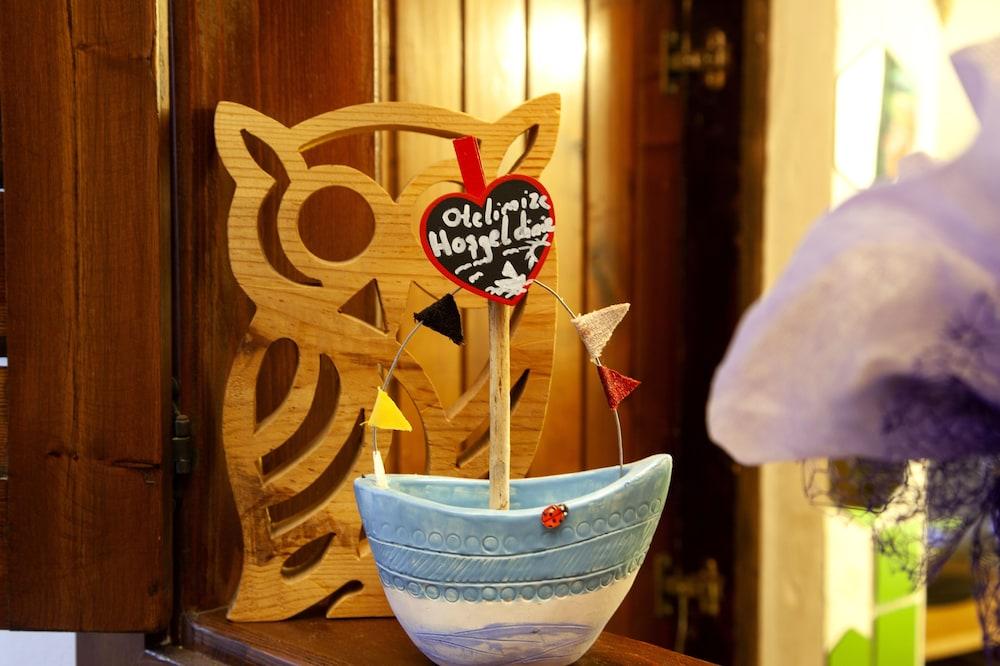 Oğuz Otel Datça Reception