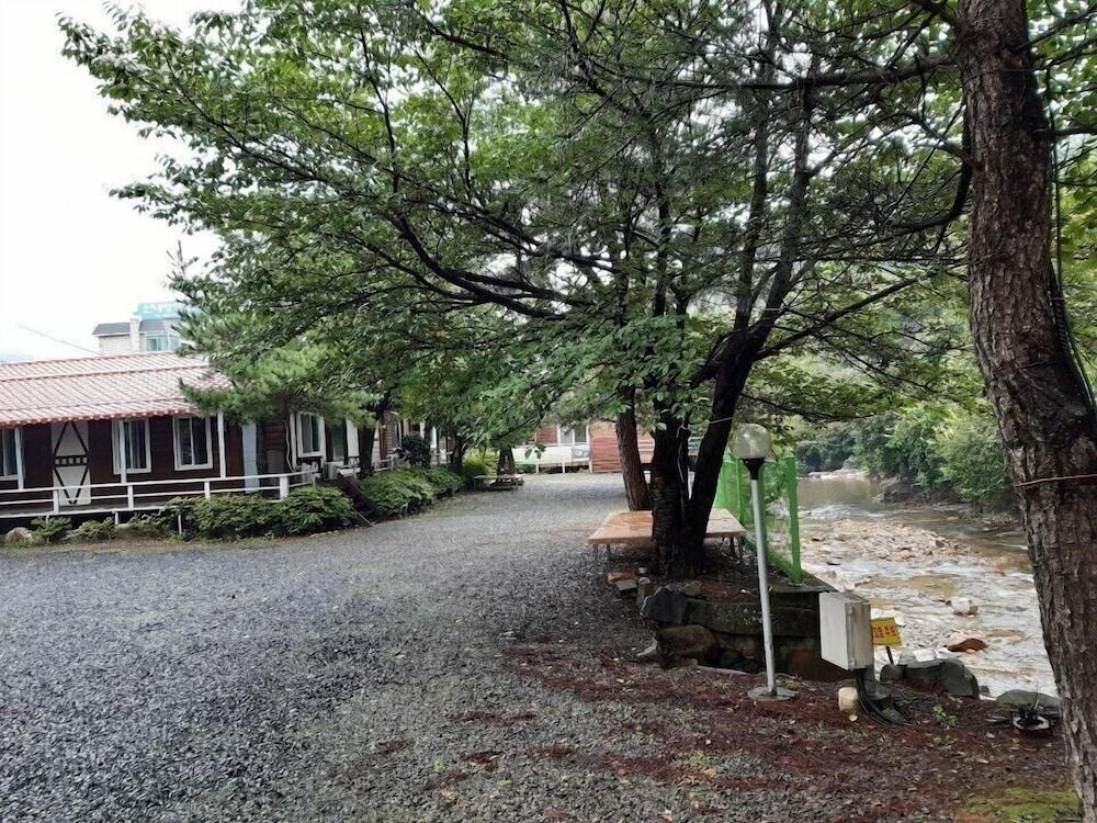 Gyeongju Log Cabin Property Grounds