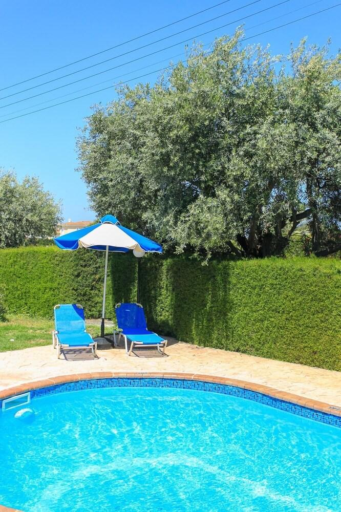 Villa Fostira Large Private Pool Walk to Beach A C Wifi Eco-friendly - 2402 Room