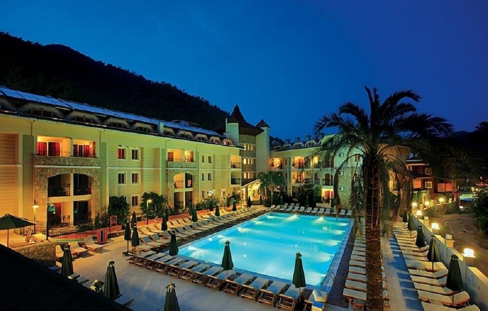 Julian Forest Suites- All Inclusive Outdoor Pool