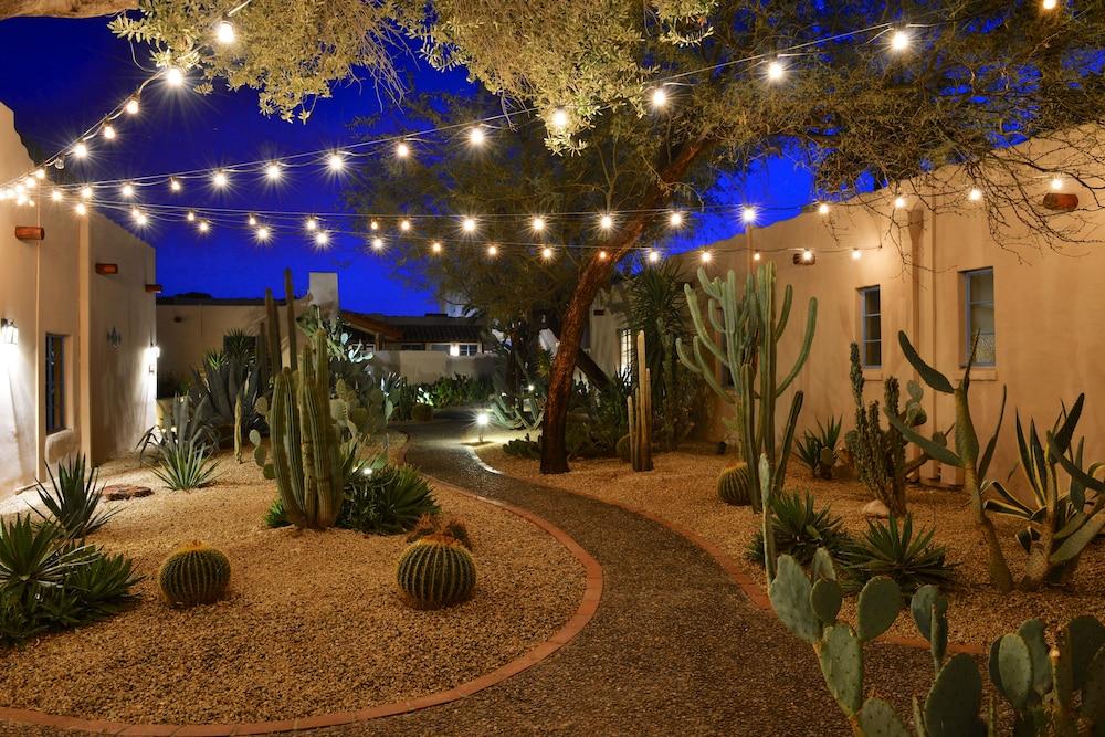 Lodge on the Desert Property Grounds