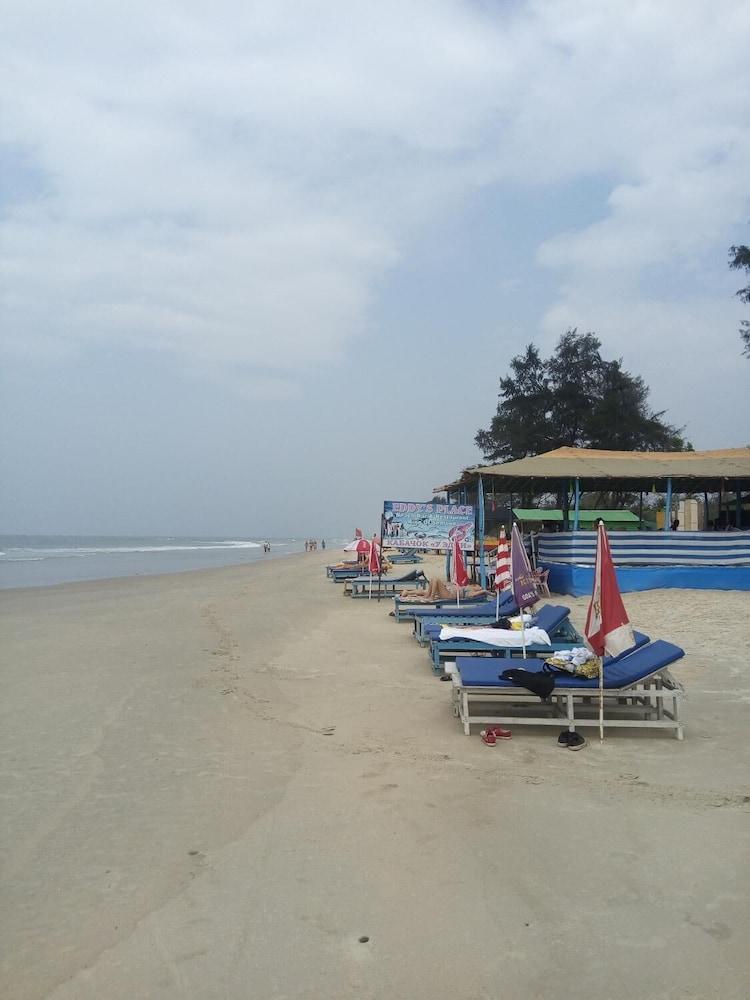 Cassi Studio Beach