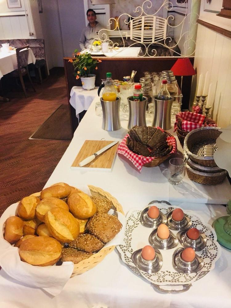 هوتل فريز جي إم بي إتش أخرى