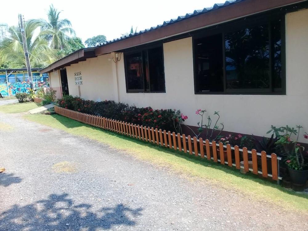 Chuttong Resort Exterior