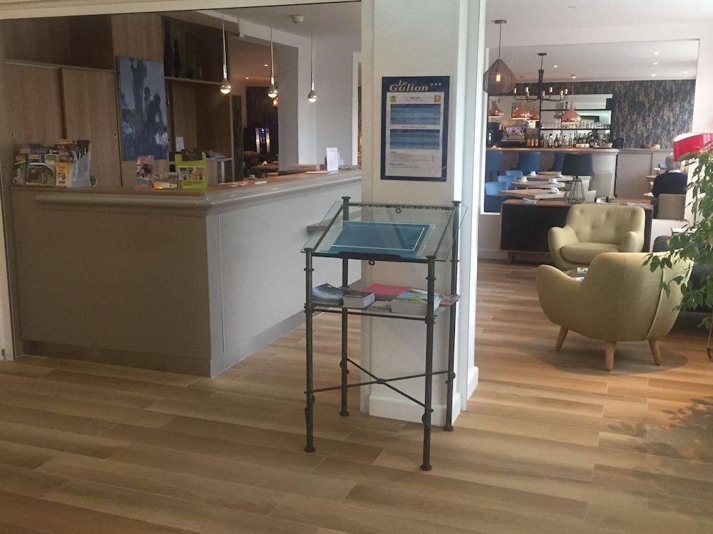 لوجيس هوتل إي ريستورانت لو جاليون كانيت بلاج