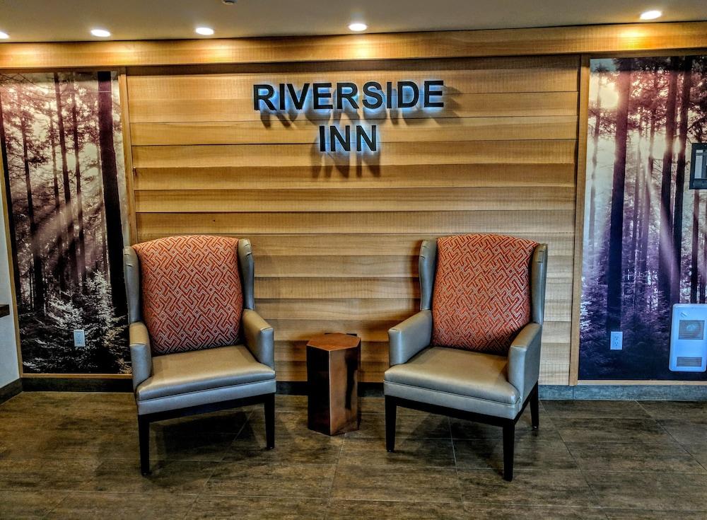Riverside Inn Lobby Sitting Area