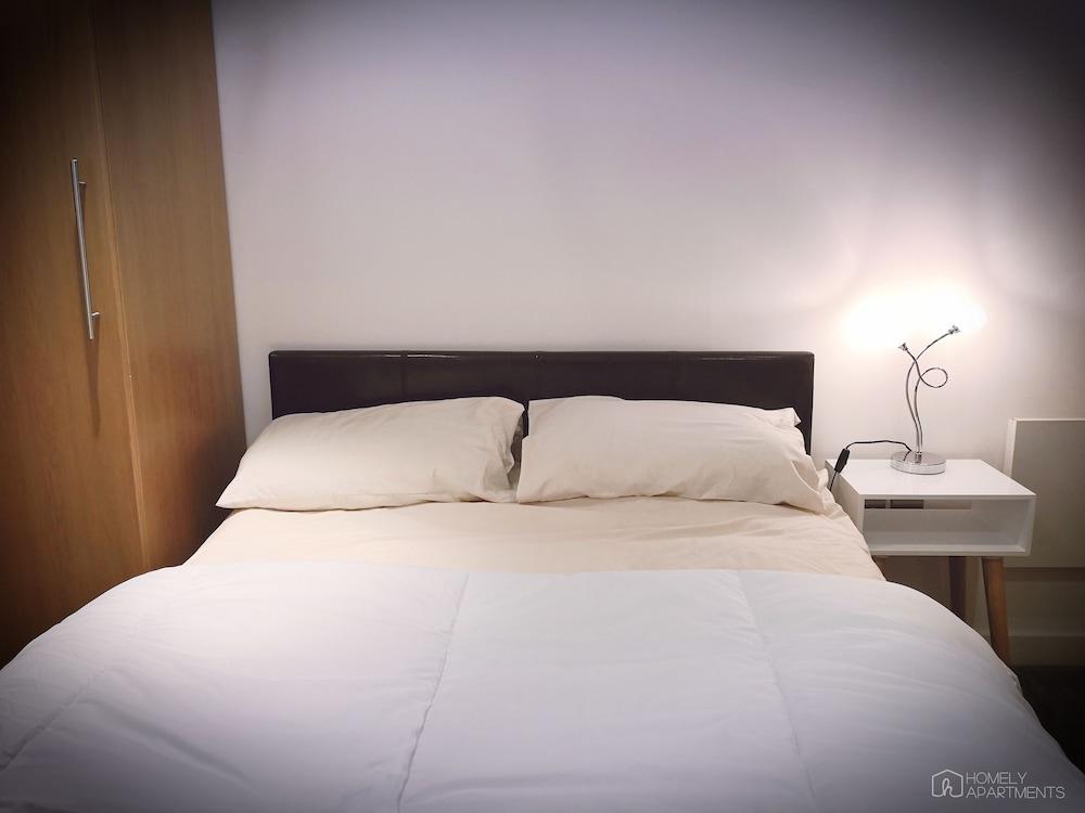 West One Panorama Room
