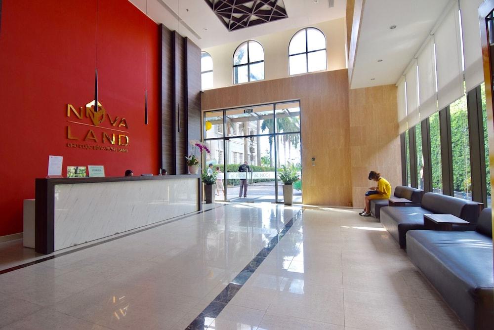 Linh Tran Apartment Reception