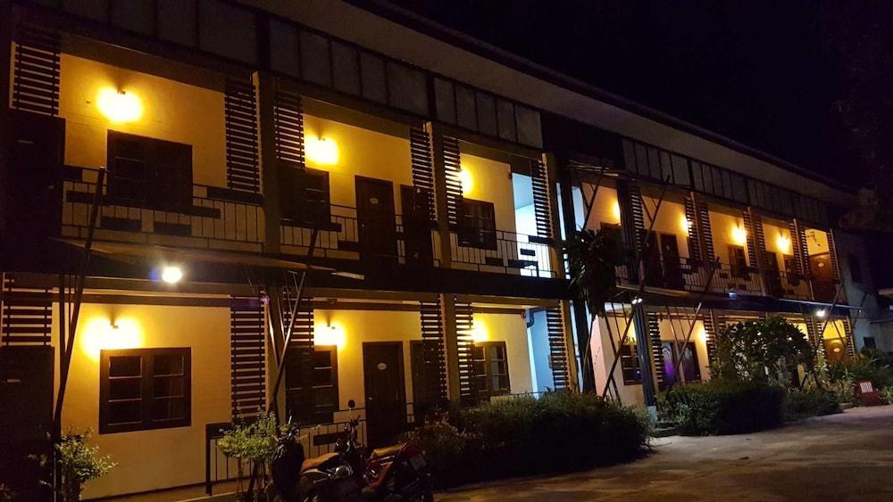 At Chiangrai Resort