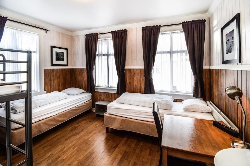 Guesthouse Aurora Room