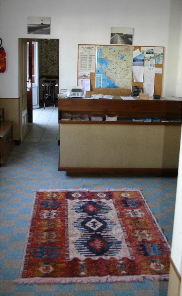 Hôtel du Marché Reception