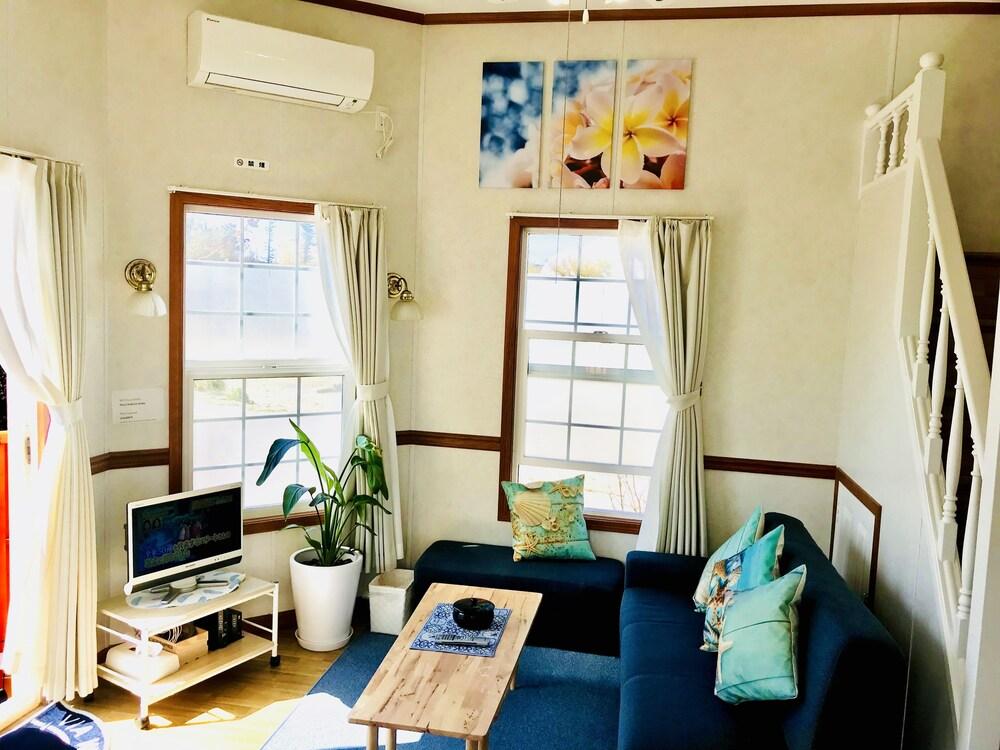 Mini Chula Inn Living Area