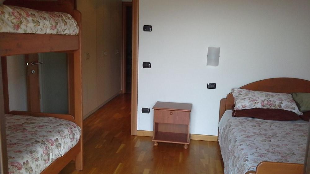 Agriturismo Roncadizza Lumaghera Room