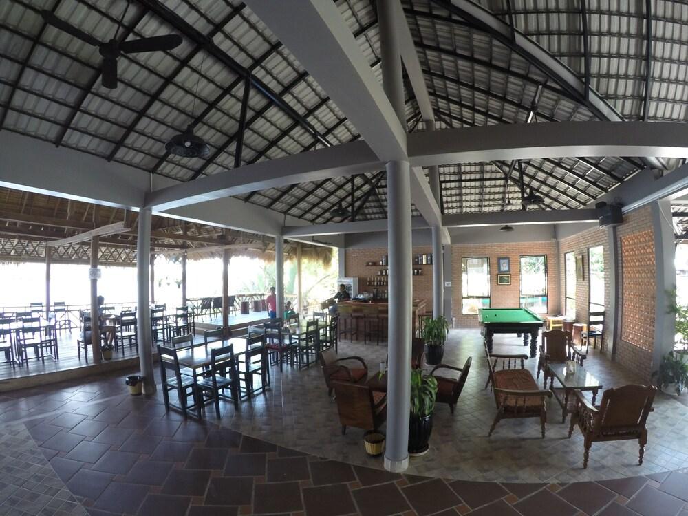 Salty River Resort Lobby Lounge