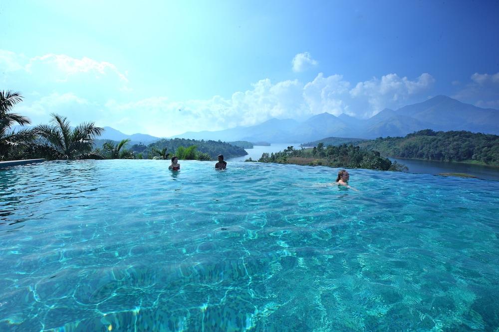 Arayal Resorts: A Unit of Sharoy Resort, Wayanad Infinity Pool