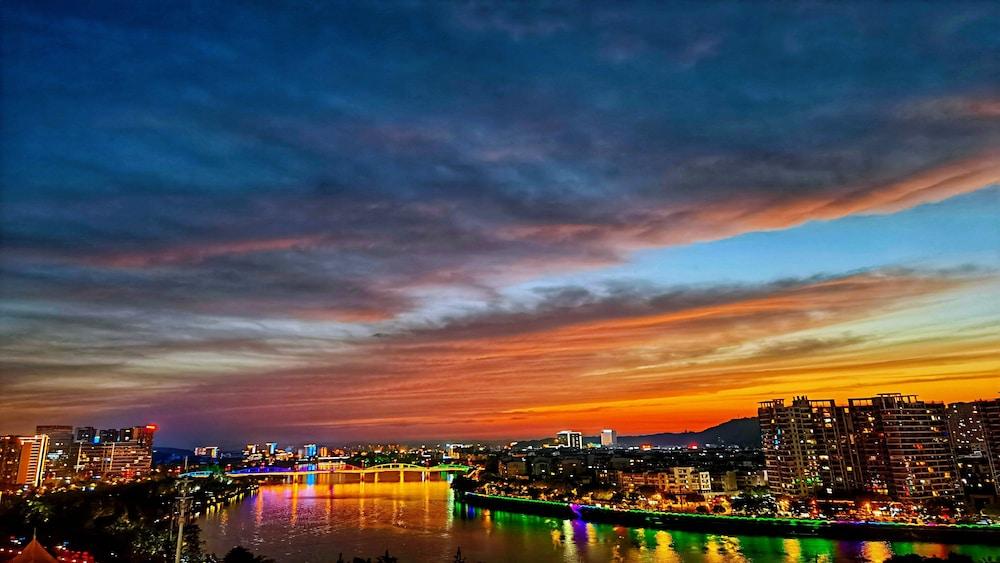 Crowne Plaza Huangshan Yucheng by IHG Exterior