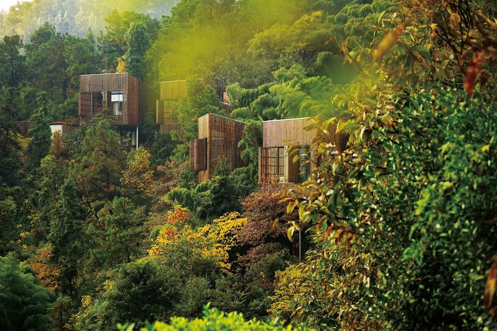 Meijie Mountain Hotspring Resort Featured Image