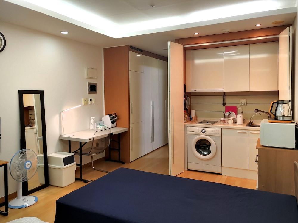 Khan Residence Room