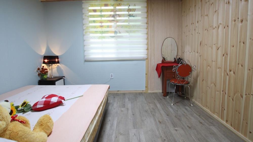 Gyeongju KB Pension Room