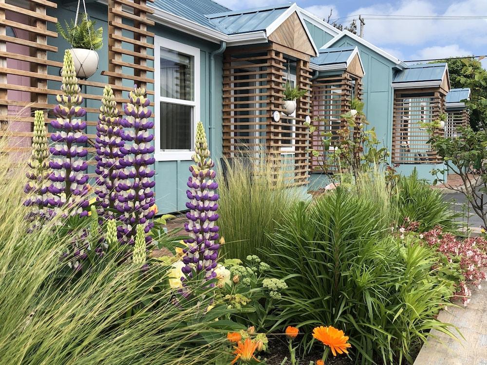 Inn at Haystack Rock Exterior