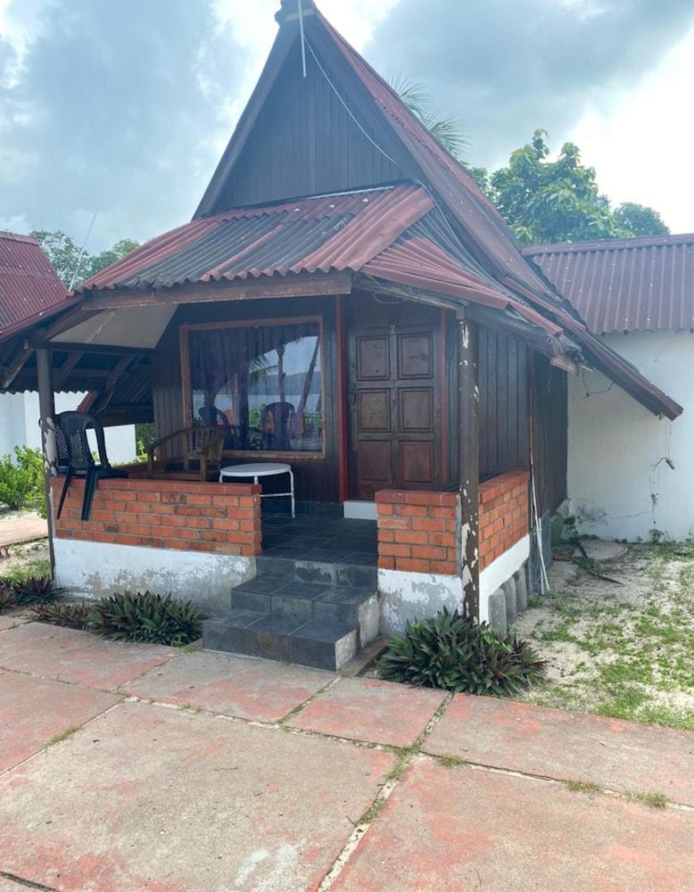 Charlie Langkawi Motel Exterior