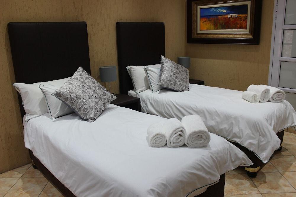 Romans Rest Guest House Room