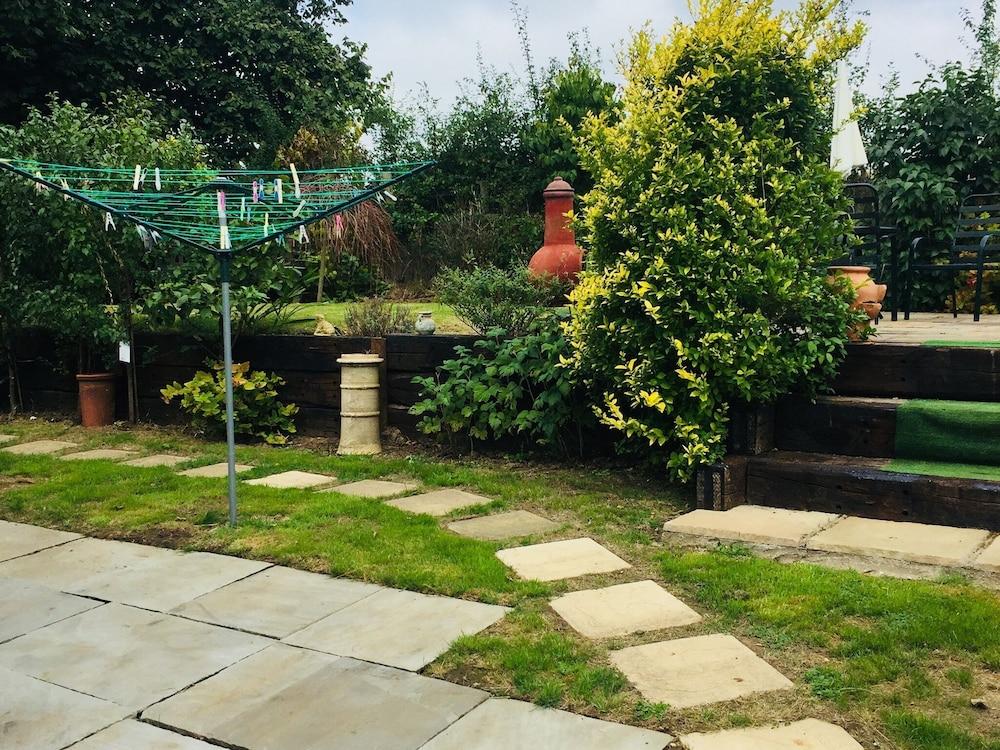 Quaint Holiday Home in Hastings With Patio Property Grounds
