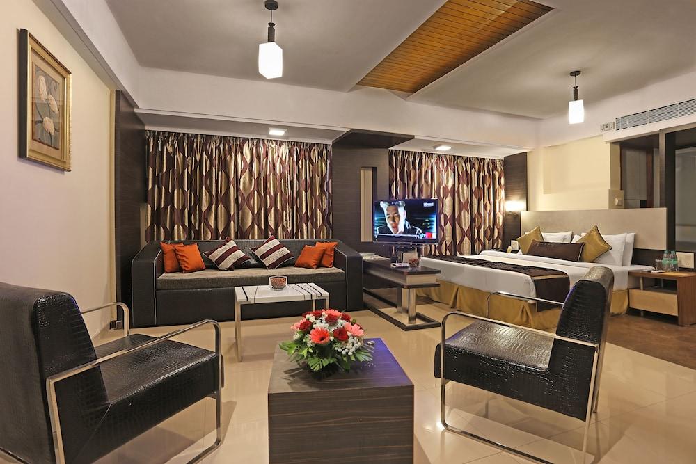 Keys Select by Lemon Tree Hotels, Nestor, Mumbai Room