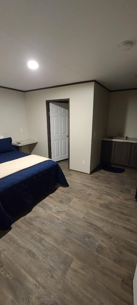 Custom Touch Village-Sulphur Room