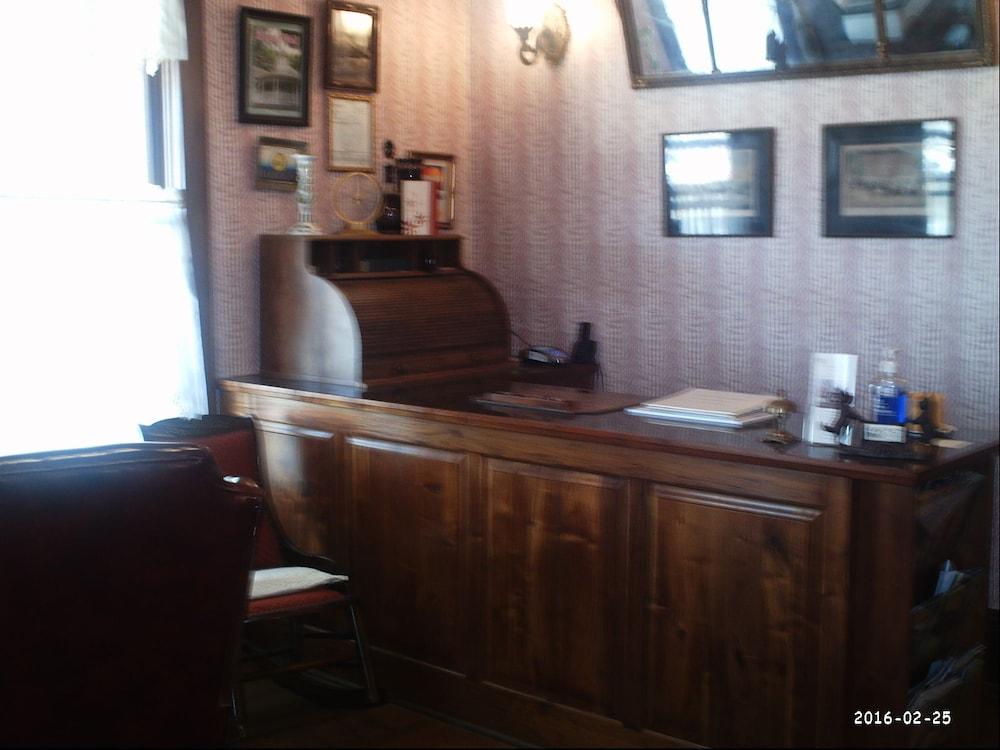 ذا كوين آن هاوس بيد آند بريكفاست منطقة الاستقبال