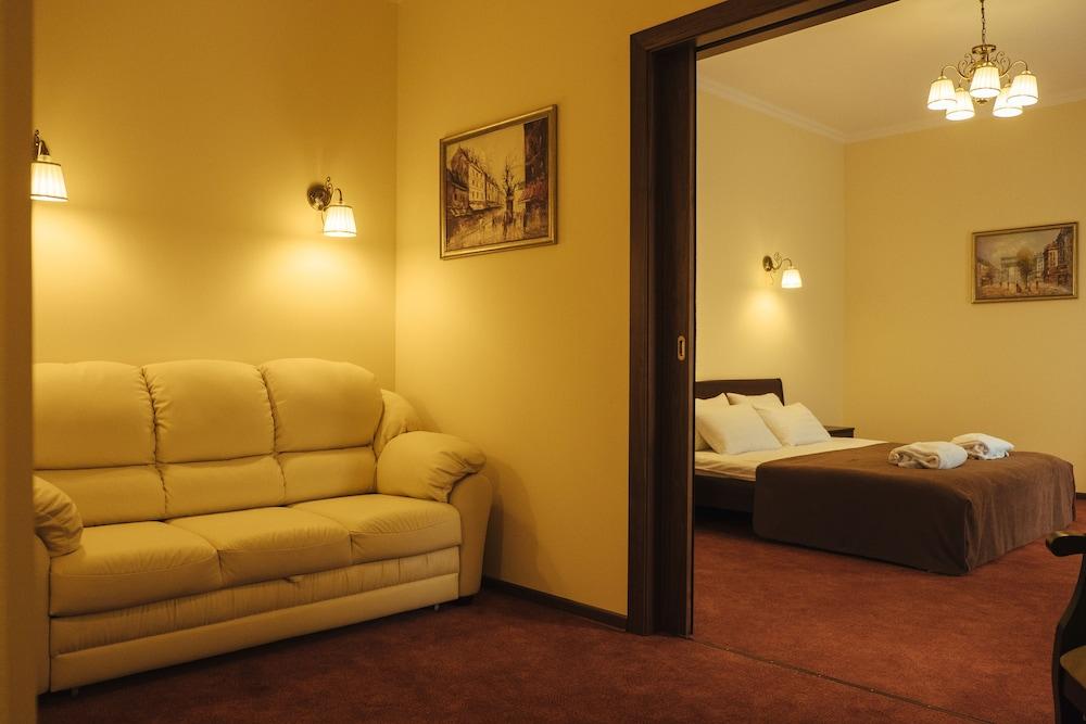 Adagio on Isaak square Room