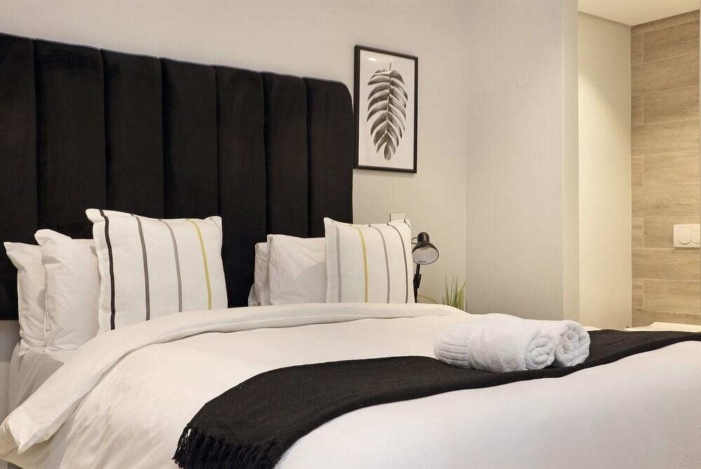 117 on Strand 1505 Room