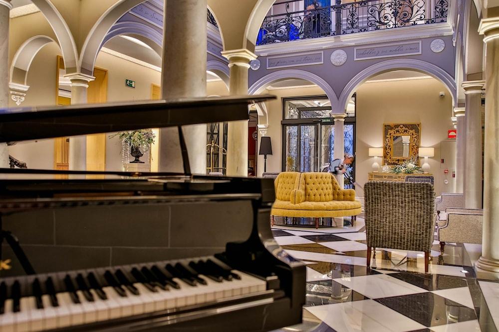 هوتل كاسا بالاثيو ماريا لويسا 5 * ج ا باي كايزين هوتليس الردهة