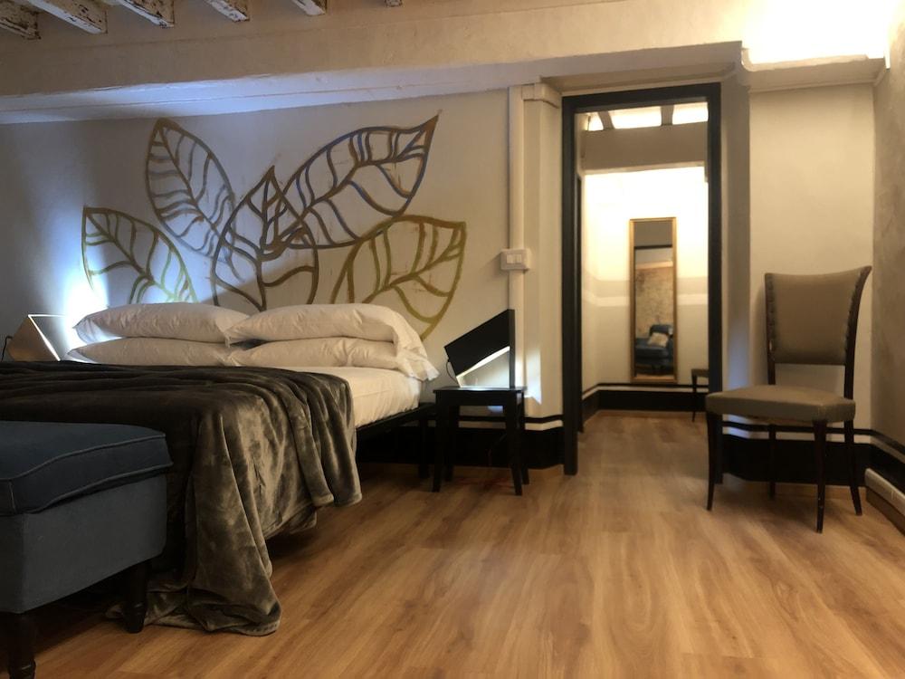 Vecchietti Mezzanino Room