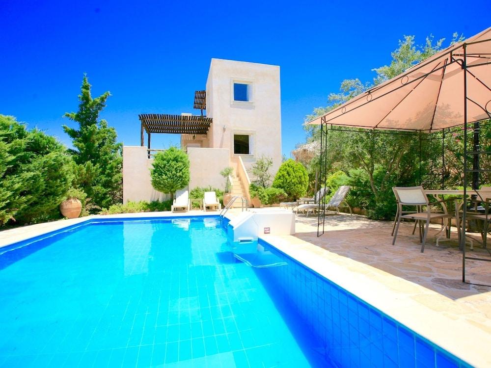 Villa With Private Pool and Beautiful sea View on Lybian Sea, SW Coast of Crete