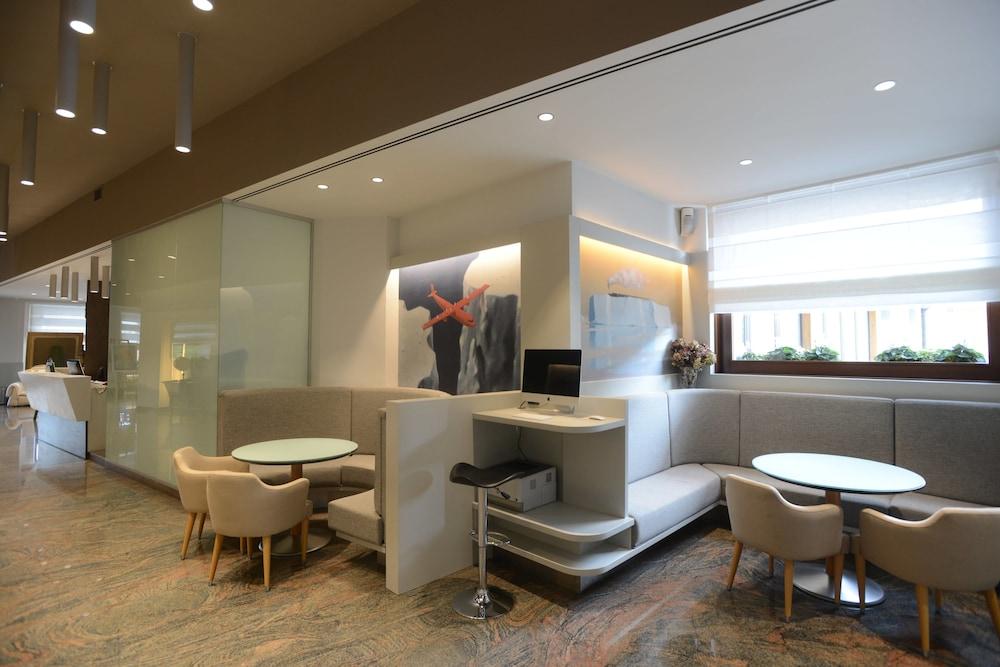 Albergo Roma, BW Signature Collection Lobby Lounge