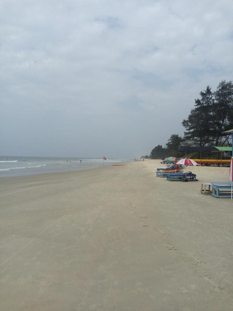 Cassi Studio Beach