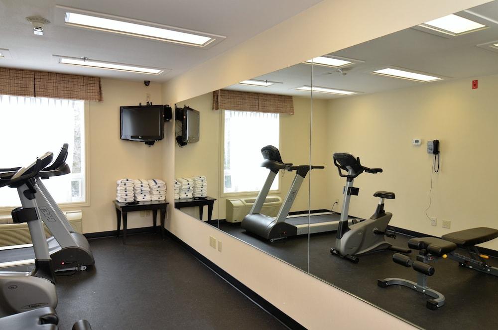 Quality Inn Airport Fitness Facility