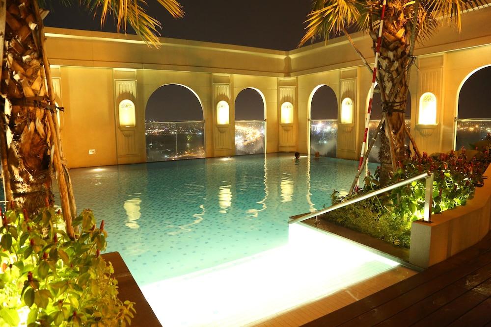 Linh Tran Apartment Outdoor Pool
