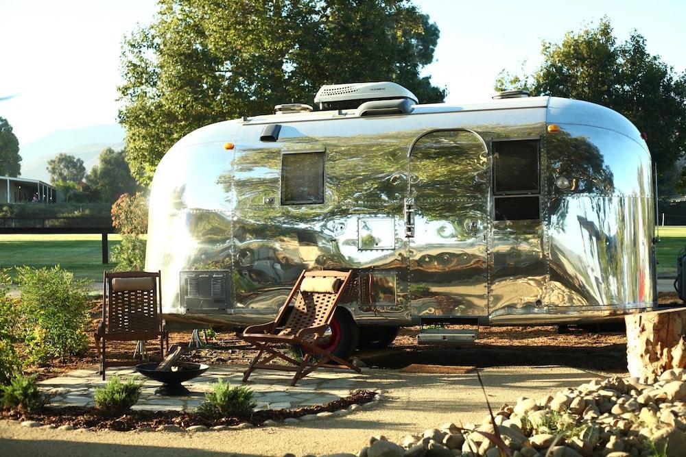 سيفلر لاينينج أير ستريم ترايلر كامب المنطقة الخارجية