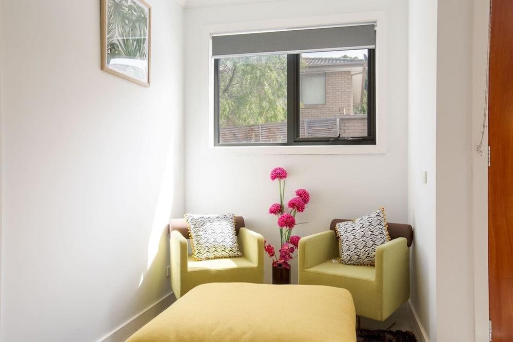 ستونينج 3بدس نيار نوكس شوبينج سنترواندانتيرنا داخلي