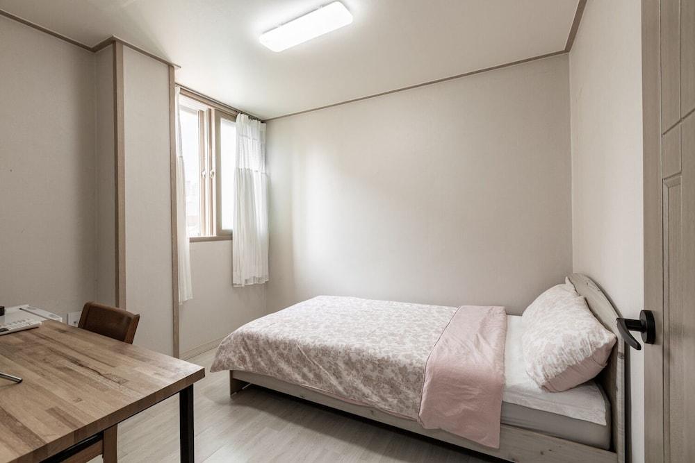 Gongju Einhaus Guesthouse 2 Room