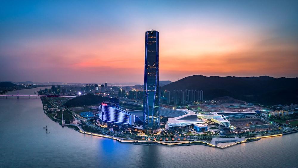 The St. Regis Zhuhai Exterior