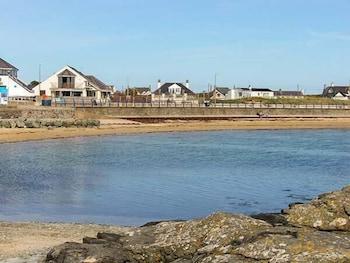 24 Isallt Lodges Beach