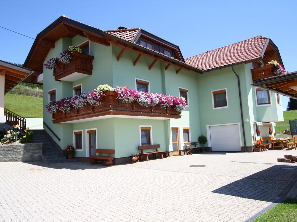 Charming Apartment In Liebenfels With Swimming Pool