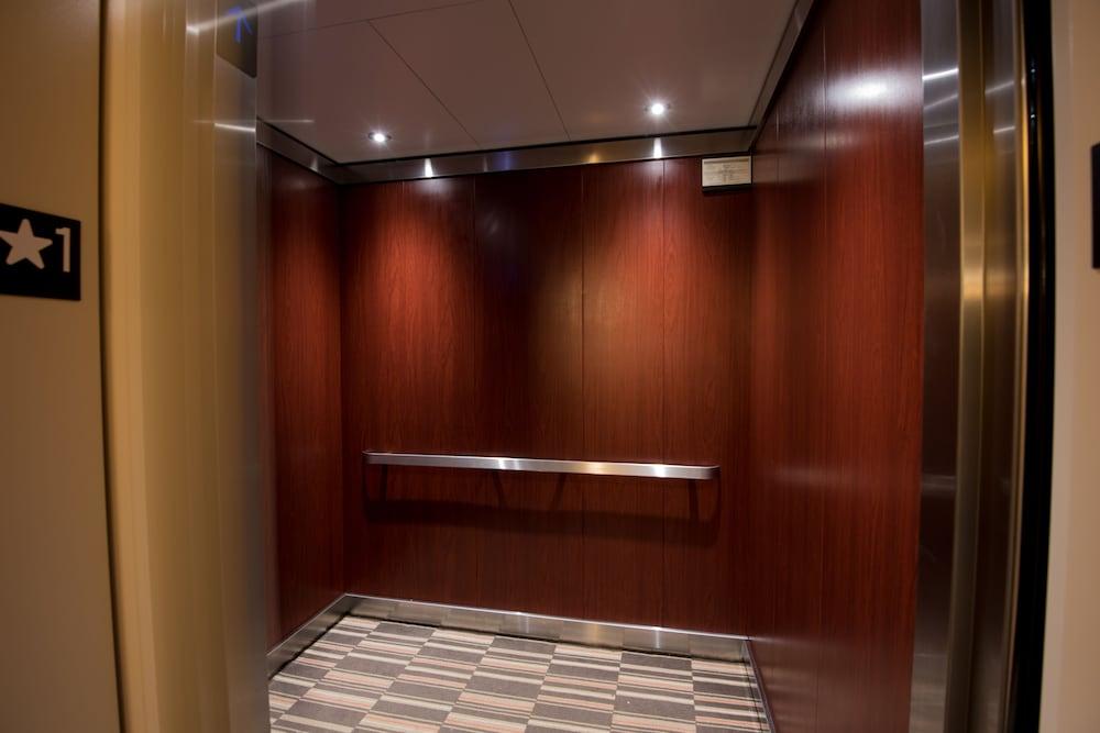 Clarion Pointe Racine - Mount Pleasant Interior
