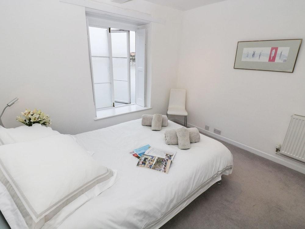 Quayside Guestroom